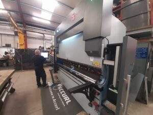INVENTAIR SHARPENS IT'S COMPETITIVE EDGE WITH TWIN ACCURL INVESTMENT FROM AXE & STATUS 2 Genius Plus Accurl CNC press brake at Inventair